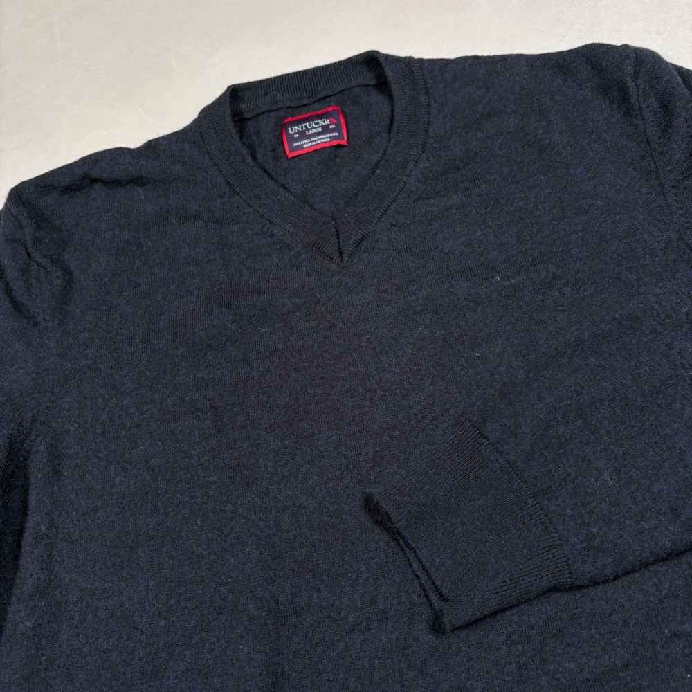 UNTUCKit Wool Sweater Mens Medium Merino V-Neck Navy Blue EUC